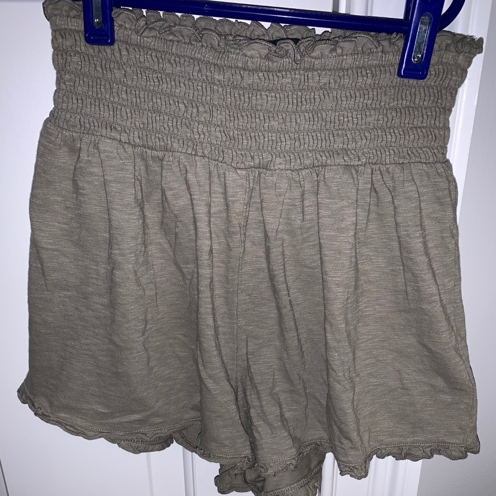 American Eagle flowy shorts
